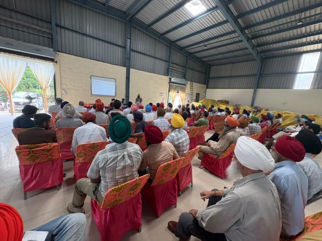 ਇਸ ਟ੍ਰੇਨਿੰਗ ਕੈਂਪ ਵਿਖੇ ਪਹੁੰਚੇ ਕਿਸਾਨ। 